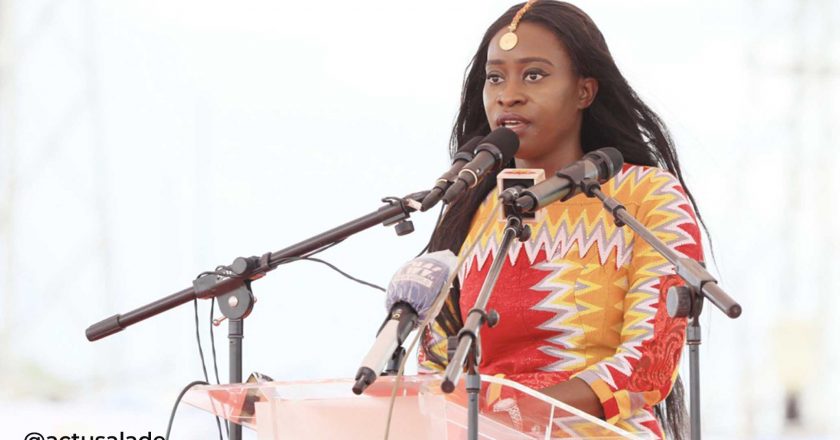 Togo : cette tenue à la version du ‘’challenge qui veut être roi’’ du ministre Mila Aziablé secoue la toile