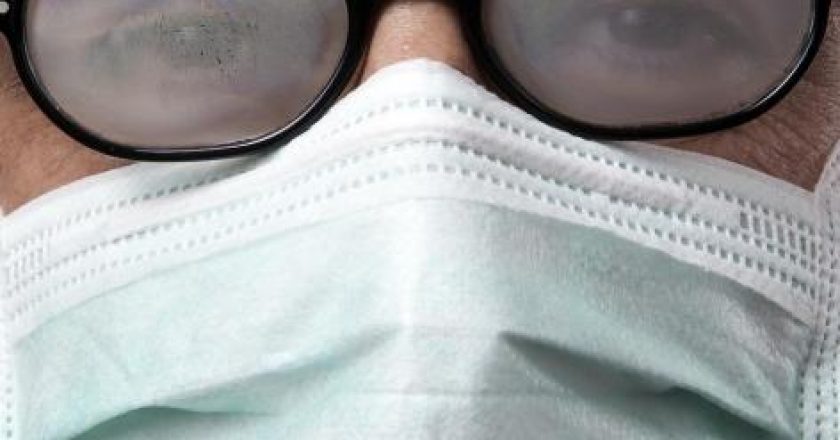 5 astuces efficaces pour éviter la buée sur les lunettes quand on porte son masque