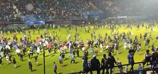 Indonésie : Une émeute entre Arema FC et Persebaya fait plusieurs morts