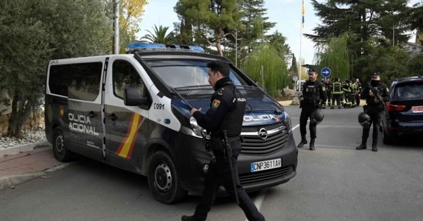 Urgent : une lettre piégée explose à l'ambassade d'Ukraine en Espagne
