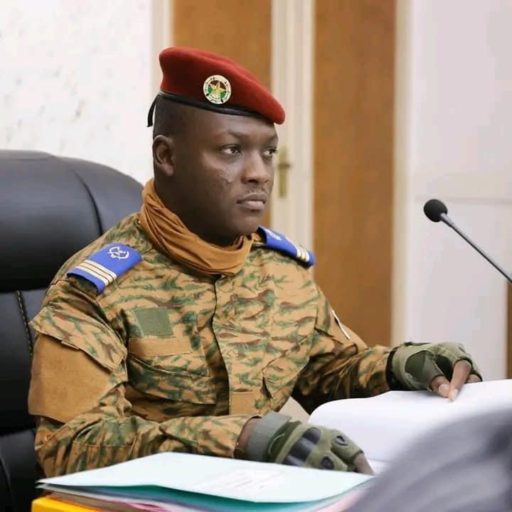 Burkina: ultimatum aux députés de la 7e et 8e législature